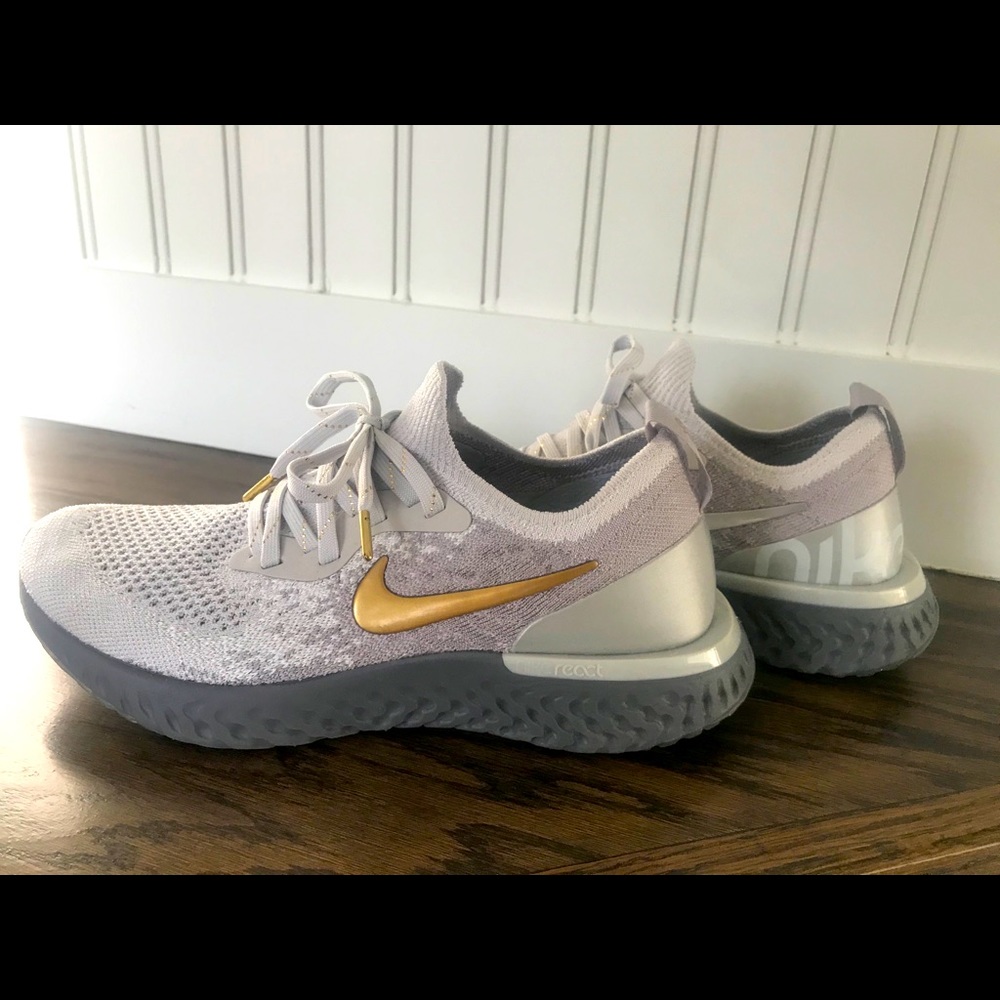 Nike epic react- silver and gold